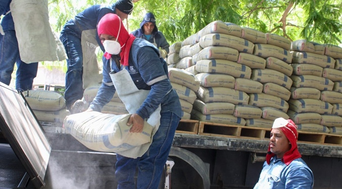 Venden cemento en las jornadas integrales en Maracaibo