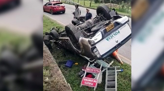 Tres policías heridos en ataque con explosivos en carretera de Colombia cerca de Venezuela