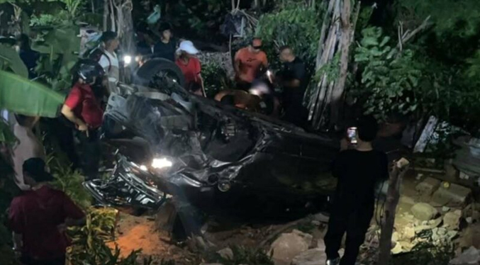 Vehículo cae en una cañada cerca del puente Pomona de la Circunvalación 1