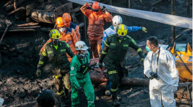 Hallan sin vida a cuatro mineros atrapados tras explosión en mina del centro de Colombia