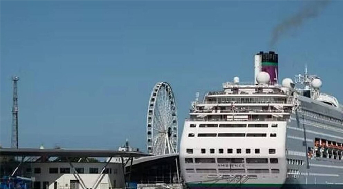 Casi 2 mil confinados en crucero en Francia tras muerte por brote gastrointestinal