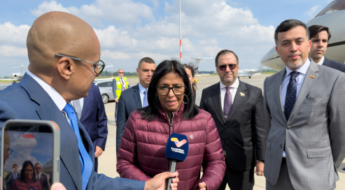 Delcy Rodríguez llega a Países Bajos: Vinimos a defender la majestad y vigor del Acuerdo de Ginebra