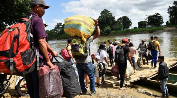 Los desplazados por violencia en Colombia se duplicaron en 2025, dice el CICR
