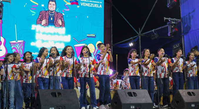 Di Martino en el Festival Nacional de Gaitas Infantil: “Ustedes son el presente y futuro”