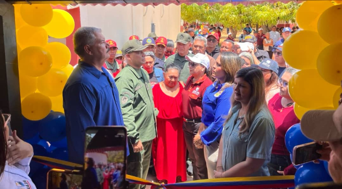 Gobernador Caldera inaugura tres cabañas para atender a 47 adultos mayores en Maracaibo