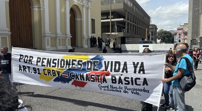 Jubilados y pensionados en Venezuela exigen salarios «dignos» y con poder adquisitivo