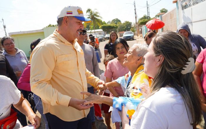 Plan Estadal de Asfaltado llega al barrio Puerto Rico III de Maracaibo beneficiando a casi cuatro mil familias