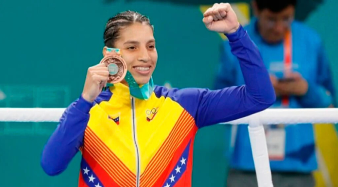 Venezolana logra primera medalla de oro en un Campeonato Mundial de Boxeo