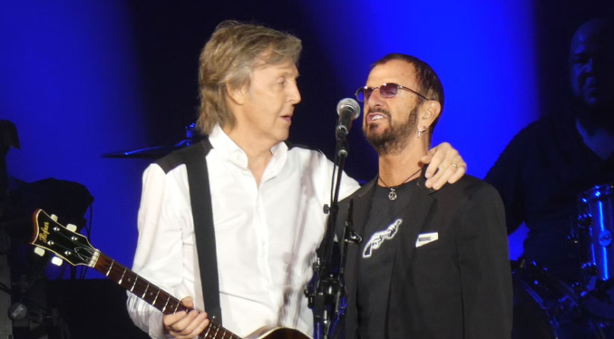 Paul McCartney y Ringo Starr publican un sencillo a dos voces titulado «Home To Us»