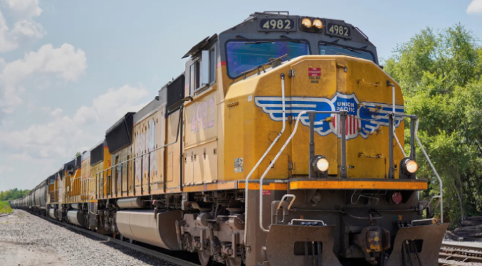 Hallan seis personas muertas dentro de vagón de tren en Laredo, Texas