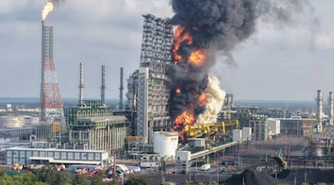 Petróleos Mexicanos confirma nuevo incendio en la Refinería Olmeca
