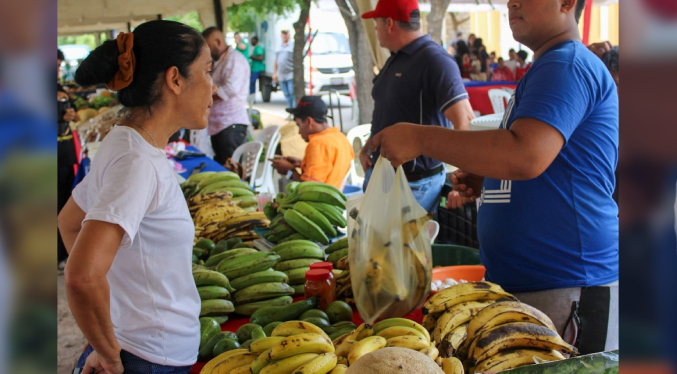En Altos del Sol Amada hicieron “el mercado” en jornada de la Alcaldía de Maracaibo