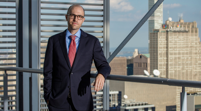 El jefe del The New York Times critica a las empresas de IA por «robar sin escrúpulos» la información