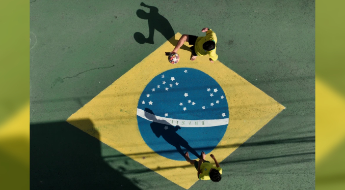 Mientras FIFA busca atraer a nuevos aficionados, influencer brasileño transmitirá los 104 partidos