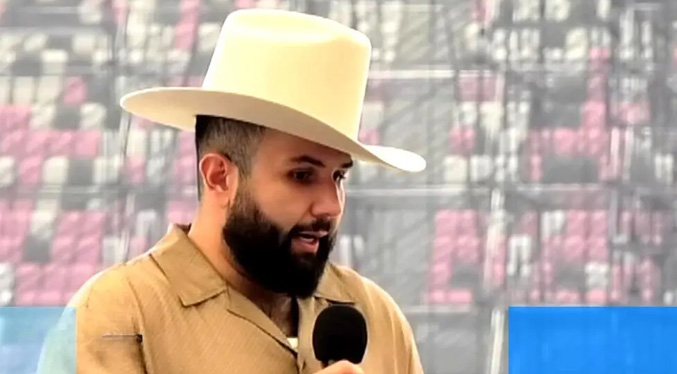Carín León pide apoyar a Venezuela en el primer concierto del estadio del Inter Miami