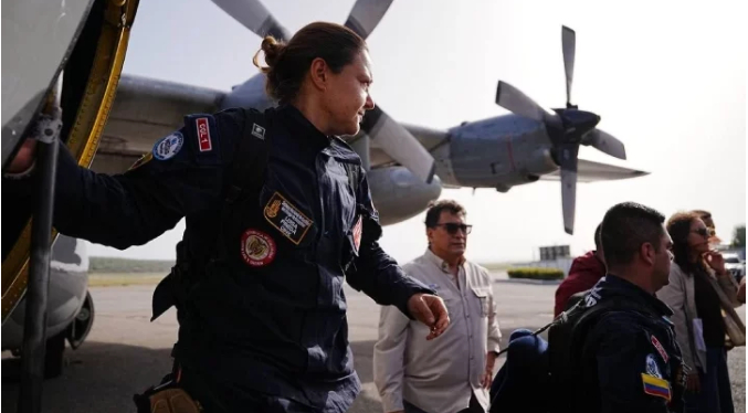 Contingente de rescate colombiano USAR COL-1 ya opera en La Guaira