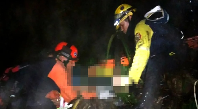 Caída de un vehículo por una pendiente de la vía Maracay-Ocumare de la Costa deja cuatro muertos