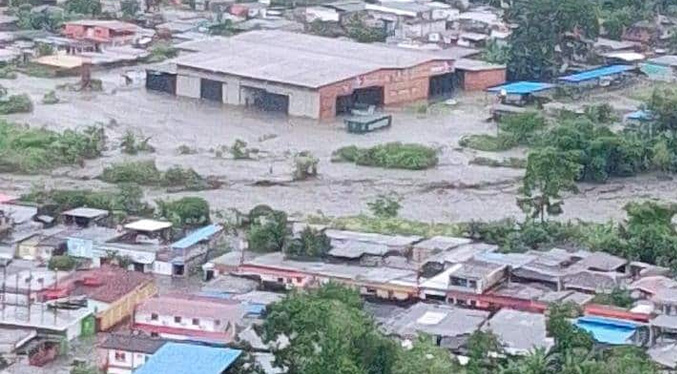 Desbordamiento del río Chabasquencito deja decenas de familias afectadas en Portuguesa