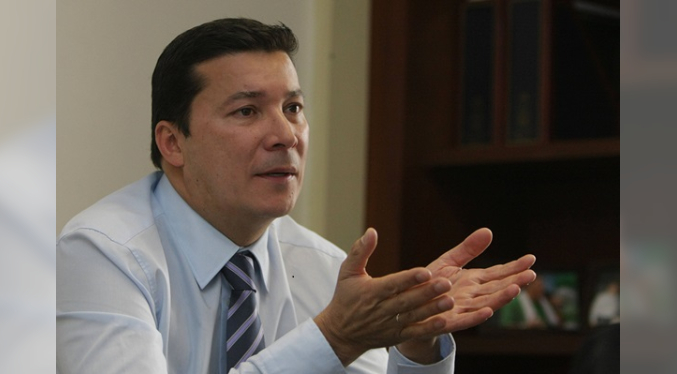Autoridad electoral de Colombia desmiente versión de Cepeda y Petro sobre manipulación del software