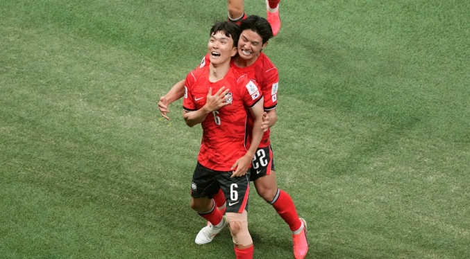 Hwang In-beom brilla y Surcorea remonta para superar 2-1 a República Checa en el Mundial