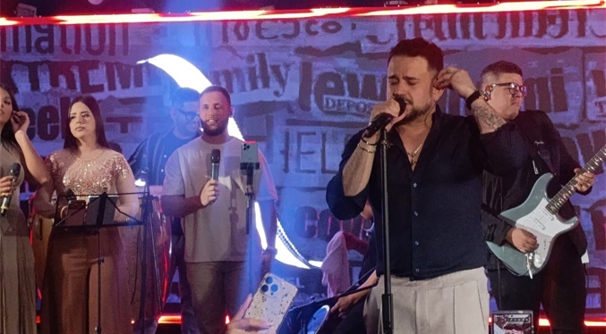 Jhonder Morales enamora a Maracaibo en una noche vallenata