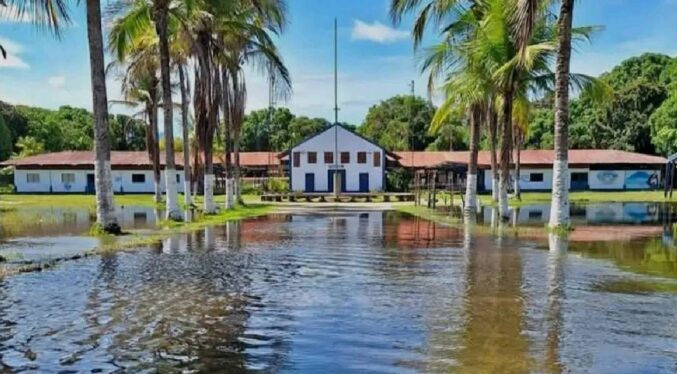 Crecida de río afecta áreas de misión salesiana del alto Orinoco en Amazonas