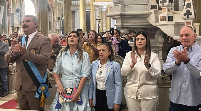 Gobernador Luis Caldera inicia celebración del primer aniversario de gestión con misa en la Basilica