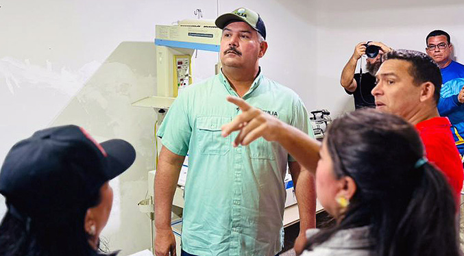 Gobernador Caldera inspecciona las obras y dotación en la Clínica Popular de Rosario de Perijá