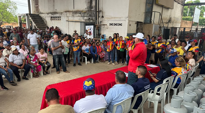 Plan Cayapa Gas Comunal: Gobernador Luis Caldera entrega 840 cilindros a cuatro comunas de Maracaibo