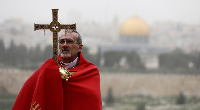 El patriarca latino de Jerusalén promete no abandonar a los cristianos de Gaza