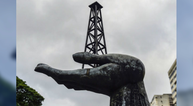 Bloomberg: El sector petrolero colombiano busca recuperarse y centra su mirada en Venezuela
