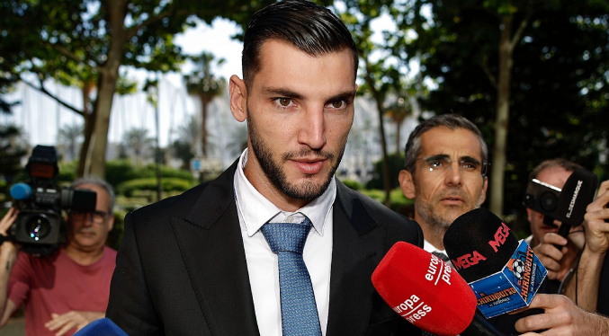 Condenan a Rafa Mir a ocho años y medio de cárcel por agresión sexual y lesiones