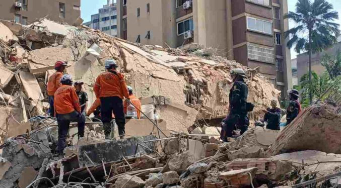 Colapso de edificio Obelisco en Chacao deja 26 fallecidos y seis rescatados