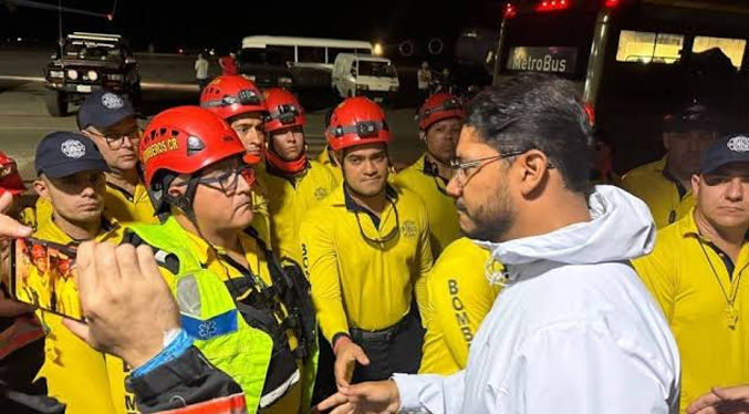 Venezuela recibe a delegación india con hospital de campaña y a rescatistas de Costa Rica