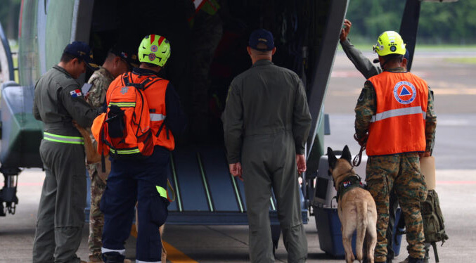 Venezuela recibe más de mil 600 rescatistas para atender a víctimas de los terremotos
