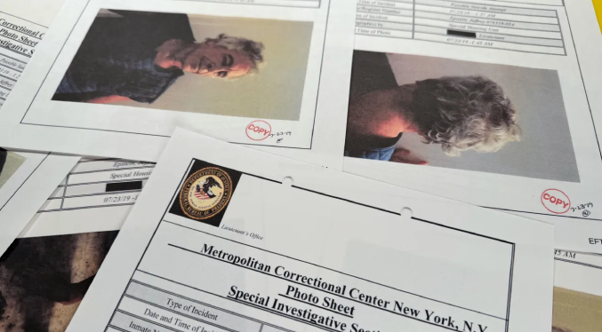 Juez ordena al Departamento de Justicia revelar contenido censurado de los archivos de Jeffrey Epstein