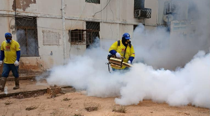 Alcaldía de Maracaibo realizó jornada de fumigación en Residencias Lago Azul