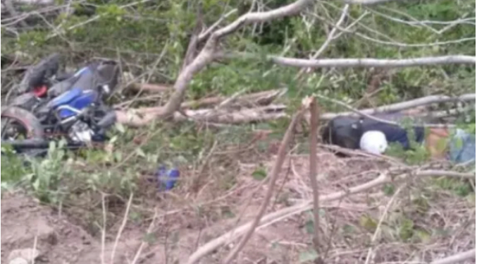 Motorizado muere tras derrape de su unidad en la carretera Coro-Churugura