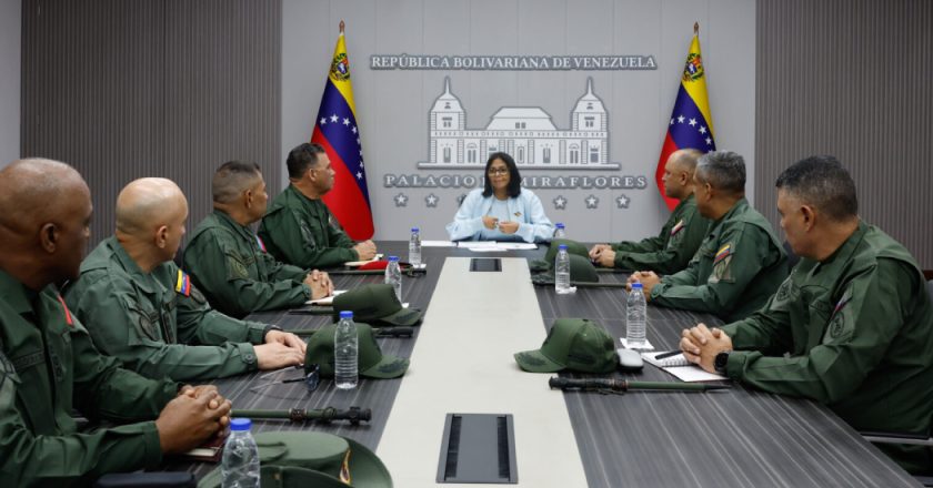 Delcy Rodríguez encabeza reunión estratégica con el Alto Mando Militar