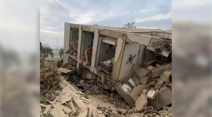 Caos y desolación en La Guaira, una ciudad destrozada por los derrumbes en Venezuela