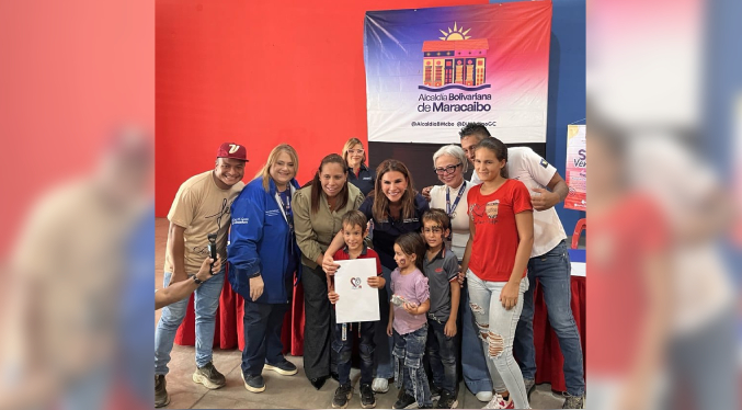Alcaldía de Maracaibo entrega 120 actas de nacimiento a niños de Francisco Eugenio Bustamante