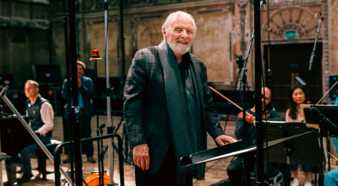 Anthony Hopkins dará un inesperado giro a su carrera