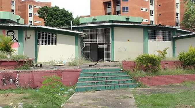 Hallan cadáver maniatado y amordazado en antigua biblioteca de Maturín