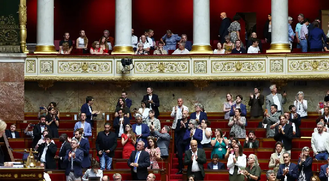 Parlamento de Francia aprueba derecho a la muerte asistida