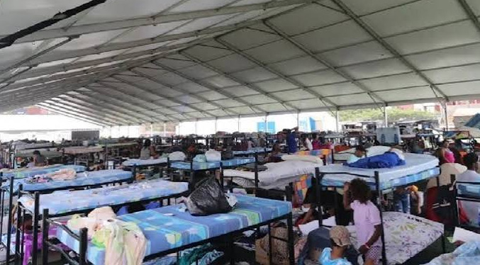 Sube a 16.686 las personas que permanecen en 87 campamentos tras terremotos en Venezuela