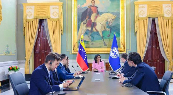 Presidenta Delcy Rodríguez encabeza reunión estratégica con delegación del Fondo Monetario Internacional