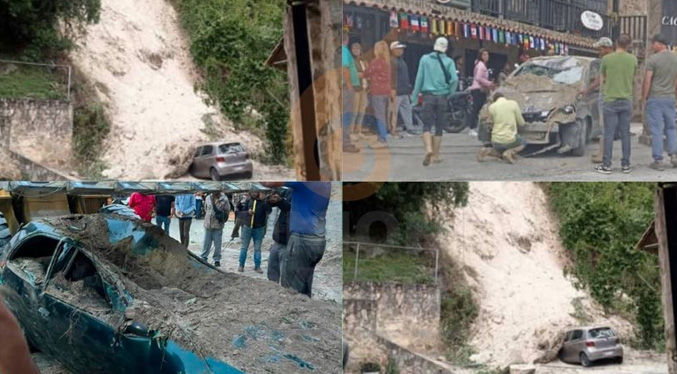 Tres vehículos tapiados deja deslizamiento de tierra en la Colonia Tovar