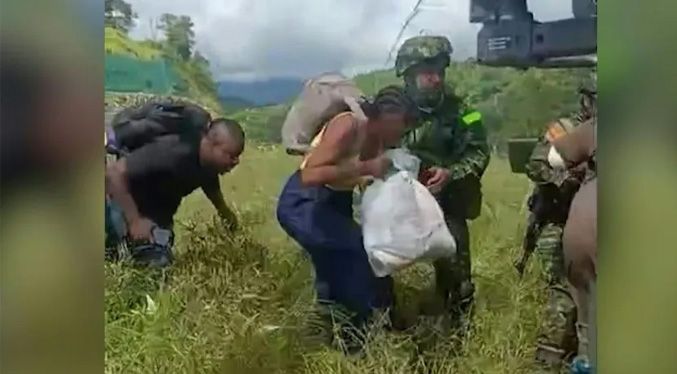 Ejército colombiano libera a 39 personas secuestradas por el ELN y 2 militares mueren