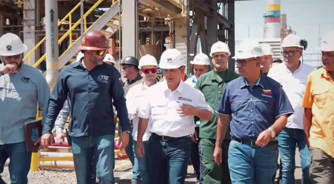 Vicepresidente de Obras Públicas y ministro de Energía Eléctrica inspeccionan planta TZ1 en Zulia