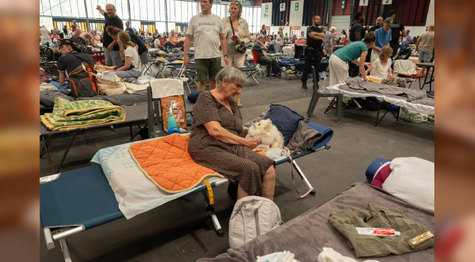 Francia dice que el gran fuego que desplazó a 220.000 personas cerca de Burdeos
